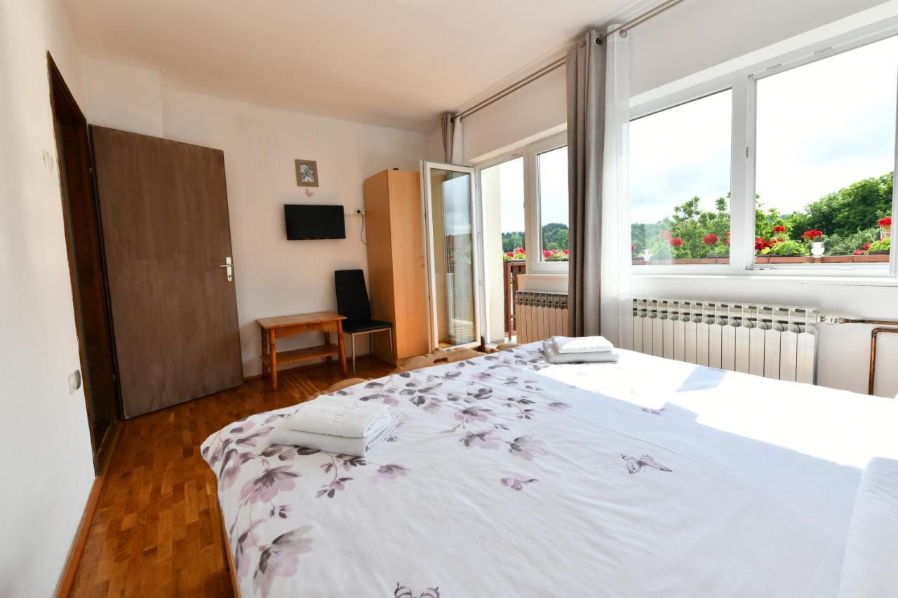Apartment Marija Zupan Rakovica Exteriör bild