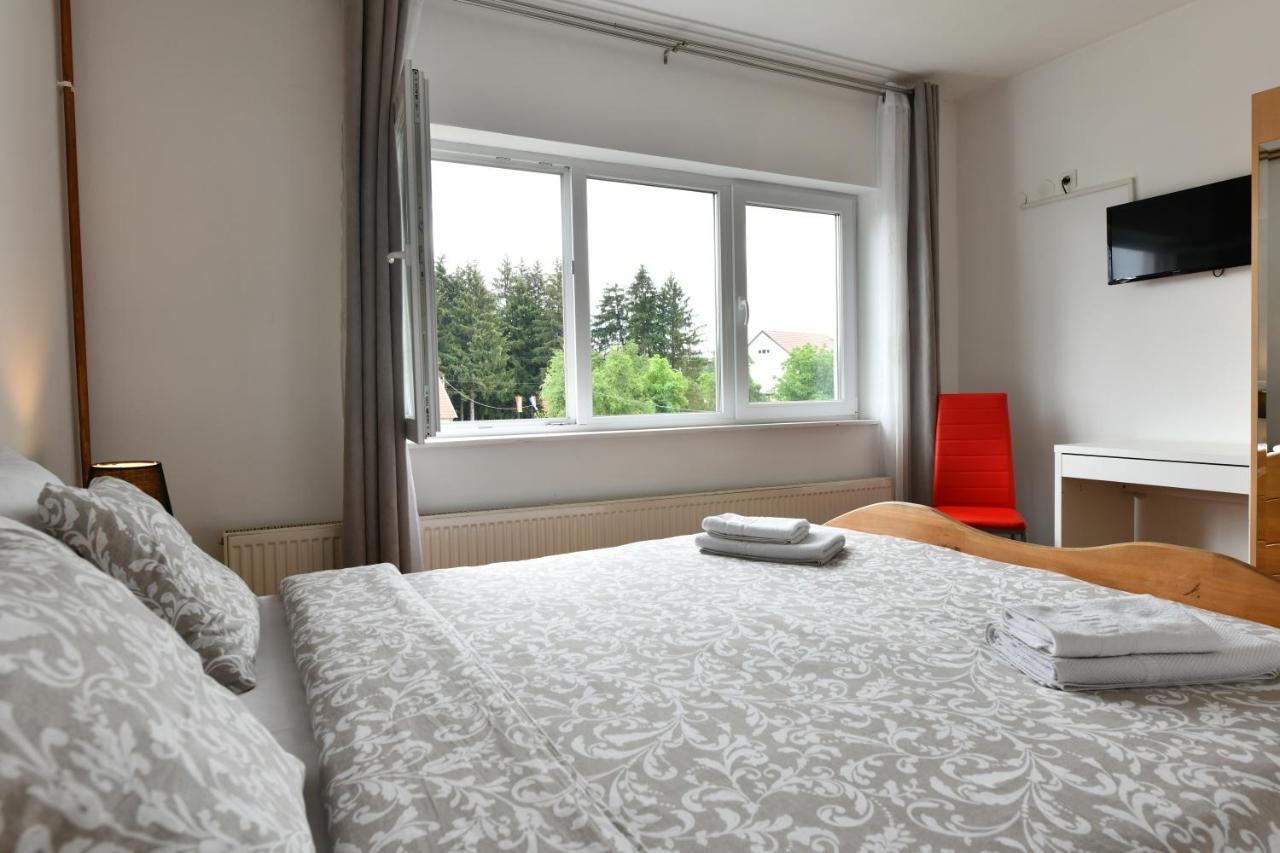 Apartment Marija Zupan Rakovica Exteriör bild
