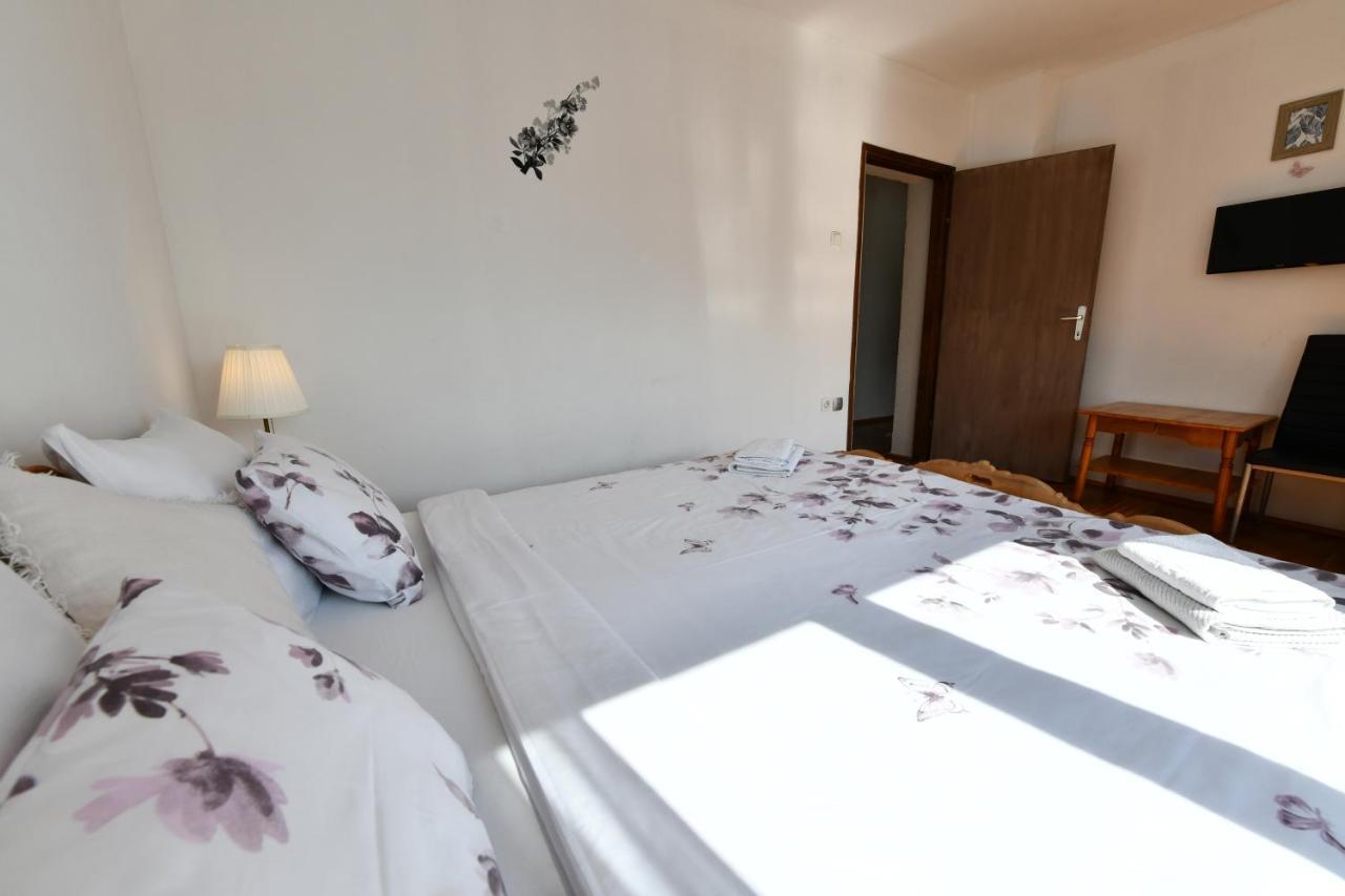 Apartment Marija Zupan Rakovica Exteriör bild